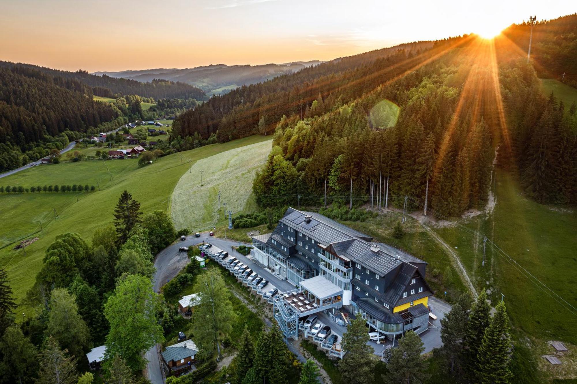 Spa Hotel Lanterna Velke Karlovice Luaran gambar